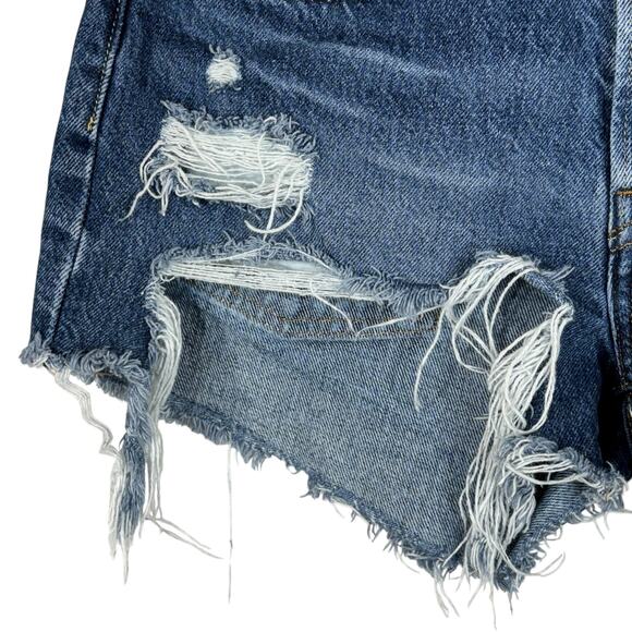 Levi’s 501 SZ W26 Jean Shorts Button-Fly Distressed Rips Medium Wash Frayed Hems - Picture 2 of 9